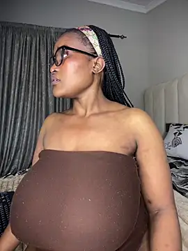 Snapshot of Bustygoddess32 chatting on April 20, 2026, 10:00 pm Bustygoddess32 online show from April 20, 2026, 10:00 pm