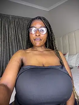 Snapshot of Bustygoddess32 chatting on April 27, 2026, 10:30 pm Bustygoddess32 online show from April 27, 2026, 10:30 pm