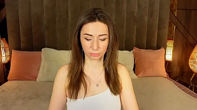 KimmmLi online show from October 30, 2025, 1:56 pm