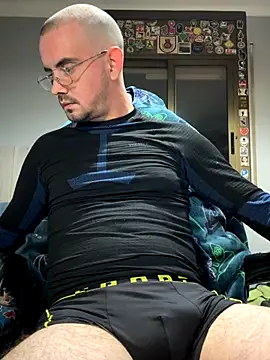 Snapshot of S921993 chatting on October 13, 2025, 8:42 pm S921993 online show from October 13, 2025, 8:42 pm