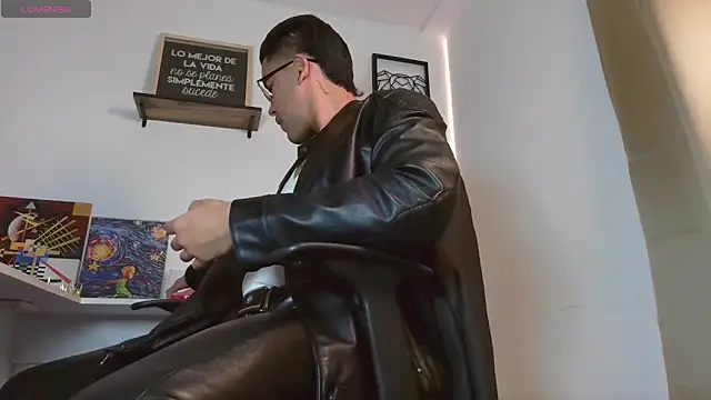 Snapshot of Thonydupont chatting on November 8, 2025, 11:25 pm Thonydupont online show from November 8, 2025, 11:25 pm