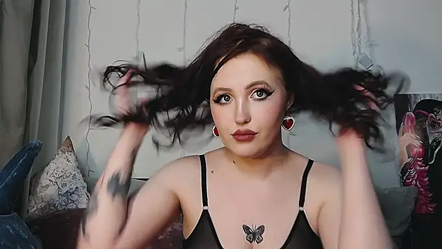 Snapshot of IrinaArt chatting on January 26, 2025, 9:51 pm IrinaArt online show from January 26, 2025, 9:51 pm