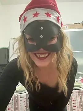 Snapshot of LadyScarlett-xk chatting on December 24, 2024, 5:13 pm LadyScarlett-xk online show from December 24, 2024, 5:13 pm