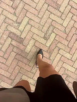 Snapshot of LadyScarlett-xk chatting on October 1, 2025, 12:11 pm LadyScarlett-xk online show from October 1, 2025, 12:11 pm