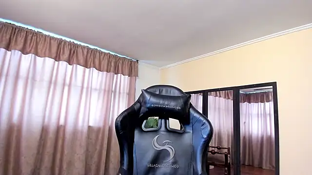 maylin yung online show from November 17, 2025, 12:22 pm