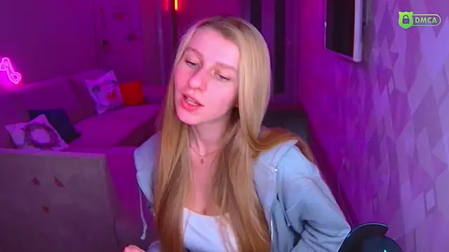 AmaliaQueen online show from December 21, 2025, 2:24 pm