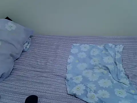 pretty leila2 online show from December 2, 2025, 6:52 am