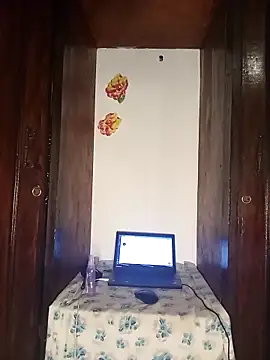 The-Peach-Flexer online show from November 8, 2025, 9:46 pm