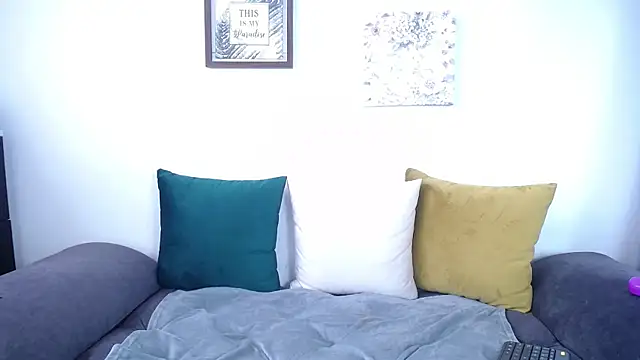 JainaRogers online show from April 6, 2026, 6:42 pm