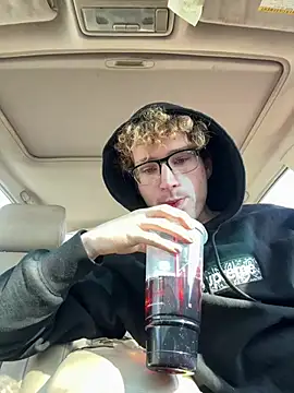 Snapshot of CreamyAustin chatting on February 2, 2026, 7:23 pm CreamyAustin online show from February 2, 2026, 7:23 pm