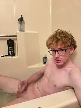 Snapshot of CreamyAustin chatting on February 6, 2026, 1:32 am CreamyAustin online show from February 6, 2026, 1:32 am