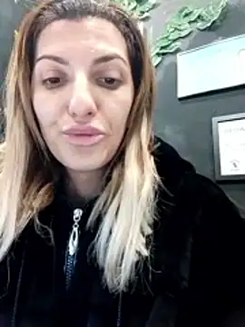 Snapshot of RileyLanna chatting on December 23, 2025, 10:24 am RileyLanna online show from December 23, 2025, 10:24 am