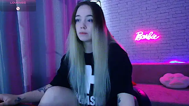 -Stacyy- online show from September 19, 2025, 4:58 am