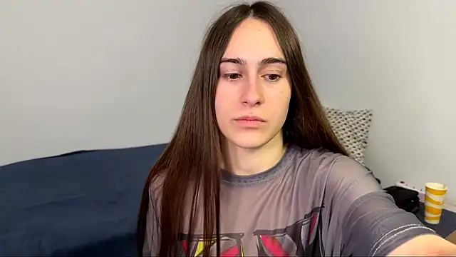 Snapshot of AliceKolltt chatting on April 17, 2026, 8:34 pm AliceKolltt online show from April 17, 2026, 8:34 pm