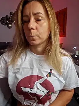 Snapshot of angela_88 chatting on November 23, 2025, 9:20 am angela 88 online show from November 23, 2025, 9:20 am