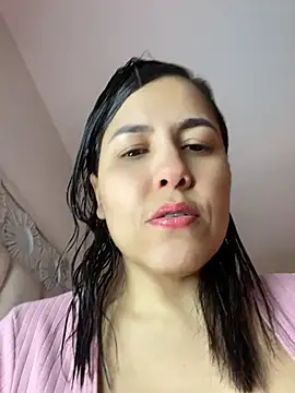 Snapshot of manuela_star chatting on June 11, 2026, 12:32 am manuela star online show from June 11, 2026, 12:32 am