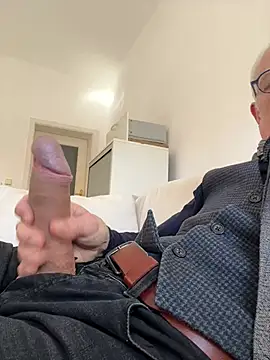 Frank22xx online show from March 3, 2026, 12:55 pm