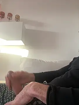 Frank22xx online show from March 22, 2026, 6:39 am