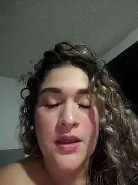 Sara smiiith211 online show from May 2, 2026, 12:37 am