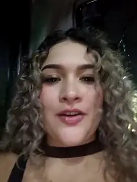 Sara smiiith211 online show from May 9, 2026, 11:43 pm