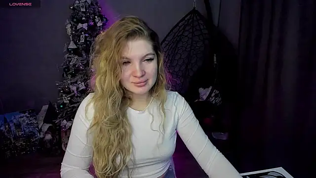 Snapshot of lily_williamss chatting on December 16, 2025, 12:04 am lily williamss online show from December 16, 2025, 12:04 am