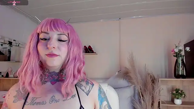 Cattleya monroe online show from January 3, 2025, 12:52 pm