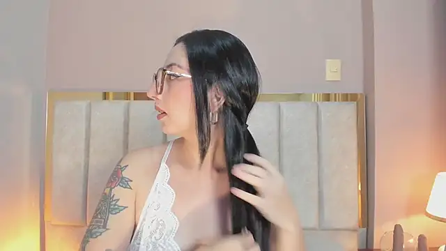 Emilywatsonn online show from March 12, 2026, 12:28 am