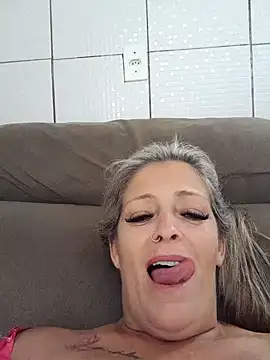 marcialoira online show from February 3, 2025, 1:19 pm