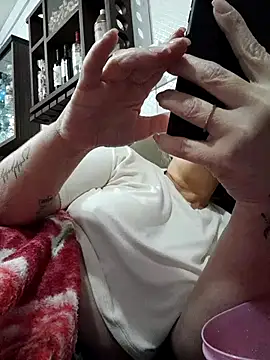 marcialoira online show from September 8, 2025, 11:48 pm