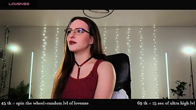 Alicia x art online show from April 11, 2026, 5:50 pm