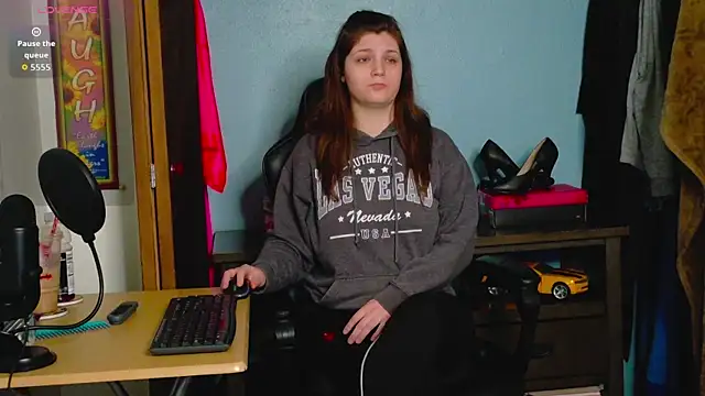 TreeJeanne online show from November 9, 2025, 12:31 am