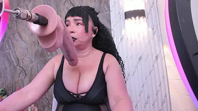 annie wigg online show from November 4, 2025, 3:27 am