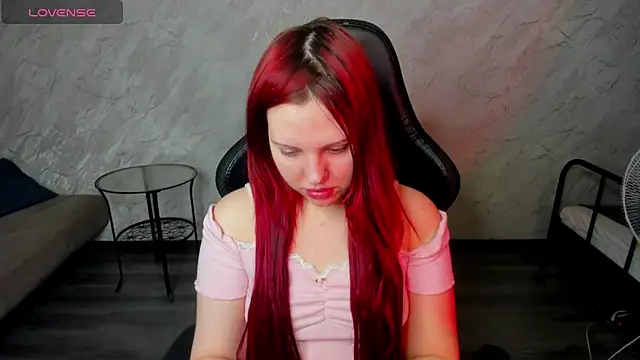Snapshot of Stacy_Luv chatting on February 11, 2025, 12:59 am Stacy Luv online show from February 11, 2025, 12:59 am