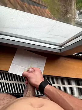 Snapshot of Siggidc2n chatting on December 16, 2025, 11:26 am Siggidc2n online show from December 16, 2025, 11:26 am