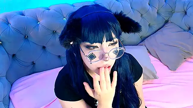 Snapshot of Purplee_Baby chatting on March 3, 2025, 1:21 am Purplee Baby online show from March 3, 2025, 1:21 am