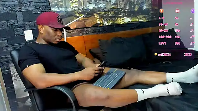 Snapshot of thomas_santtos1 chatting on January 31, 2025, 2:37 am thomas santtos1 online show from January 31, 2025, 2:37 am