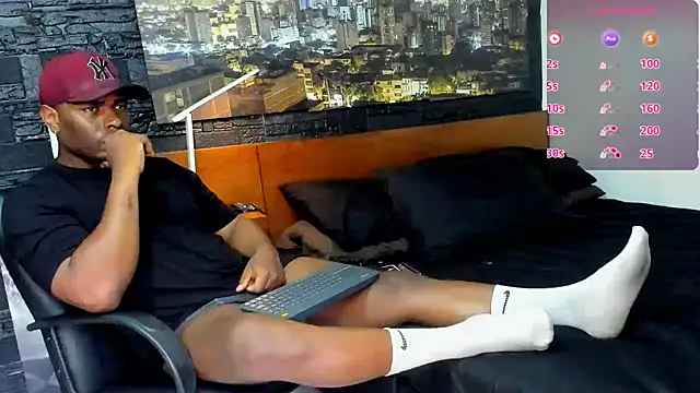 Snapshot of thomas_santtos1 chatting on February 6, 2025, 12:59 pm thomas santtos1 online show from February 6, 2025, 12:59 pm