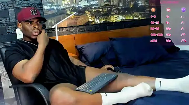 Snapshot of thomas_santtos1 chatting on March 17, 2025, 11:32 pm thomas santtos1 online show from March 17, 2025, 11:32 pm