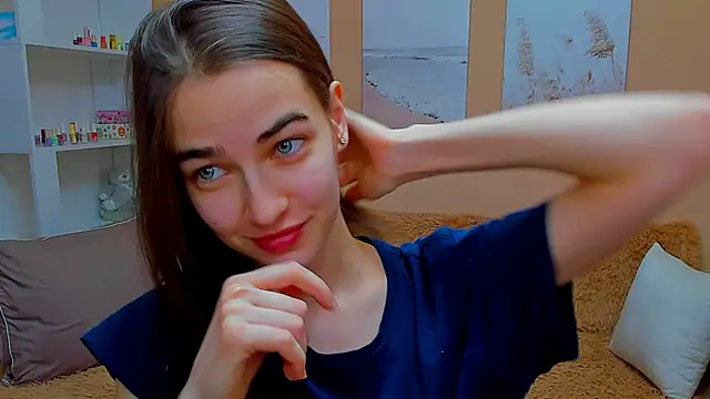 AstoriyaNight online show from February 5, 2025, 6:37 pm