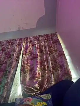 Cherrytowild online show from April 23, 2026, 12:29 pm