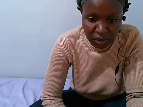 Snapshot of femaqueen chatting on April 29, 2026, 9:24 am femaqueen online show from April 29, 2026, 9:24 am