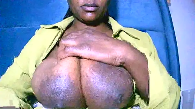 Bustypillows online show from May 26, 2026, 4:25 pm