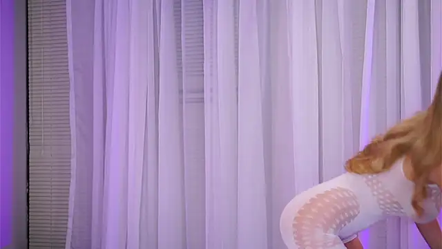 NicoleSarahX online show from December 8, 2024, 7:11 pm