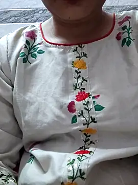 Snapshot of Aaradhya chatting on February 13, 2025, 12:24 am Aaradhya online show from February 13, 2025, 12:24 am