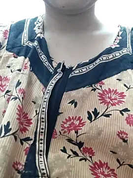 Snapshot of Aaradhya chatting on February 22, 2025, 1:33 am Aaradhya online show from February 22, 2025, 1:33 am