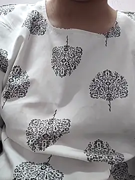 Snapshot of Aaradhya chatting on February 23, 2025, 1:02 am Aaradhya online show from February 23, 2025, 1:02 am