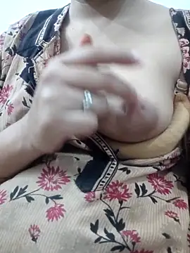 Snapshot of Aaradhya chatting on March 17, 2025, 1:18 pm Aaradhya online show from March 17, 2025, 1:18 pm