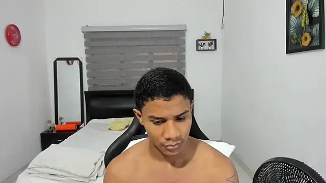 Snapshot of corzoethan chatting on December 20, 2025, 10:06 pm corzoethan online show from December 20, 2025, 10:06 pm