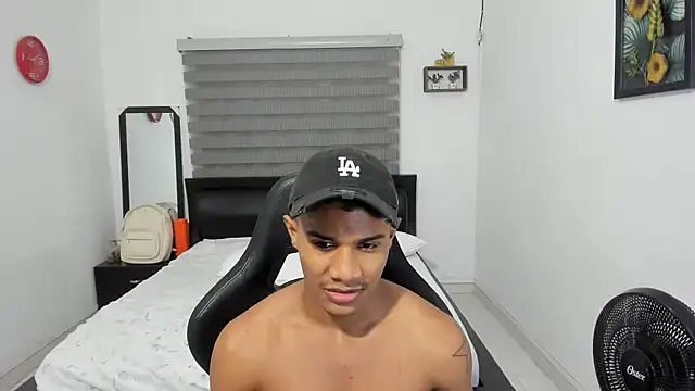 Snapshot of corzoethan chatting on January 11, 2026, 11:54 pm corzoethan online show from January 11, 2026, 11:54 pm