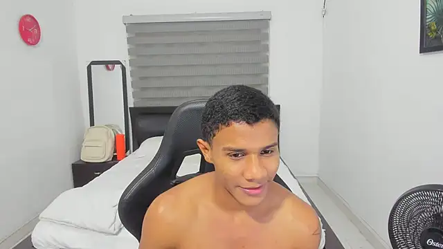 Snapshot of corzoethan chatting on February 5, 2026, 11:09 pm corzoethan online show from February 5, 2026, 11:09 pm